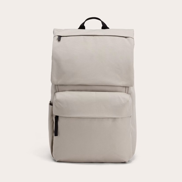 Everlane -ReNew Transit Backpack in Warm Quartz